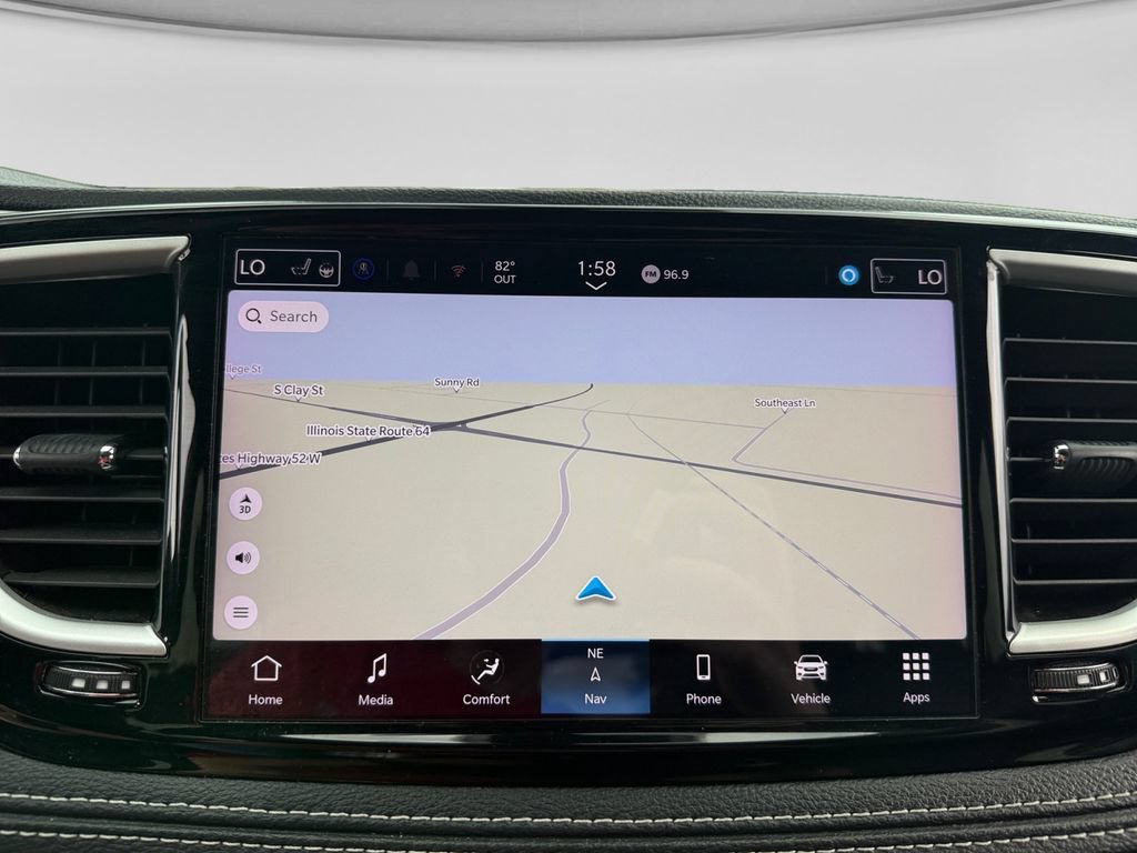 Used 2024 Chrysler Pacifica Limited FWD image 26