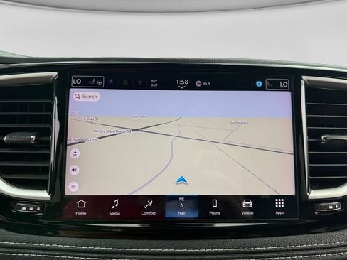 Used 2024 Chrysler Pacifica Limited FWD image 26