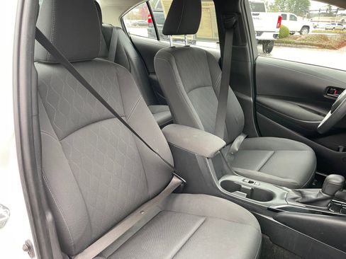 Used 2024 Toyota Corolla LE image 27