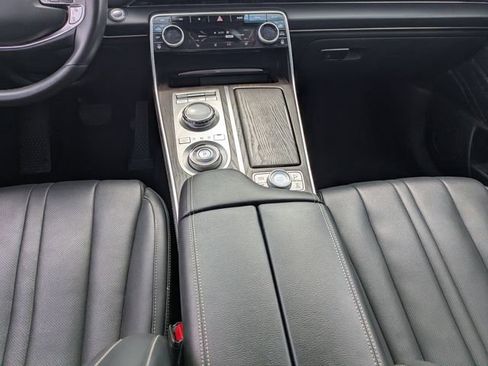 Used 2024 Genesis GV80 2.5T AWD/4WD image 16