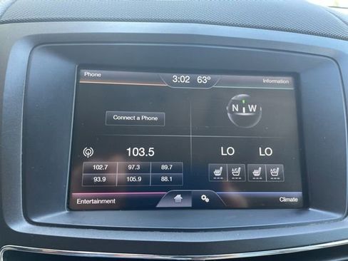 Used 2014 Lincoln MKT FWD image 31