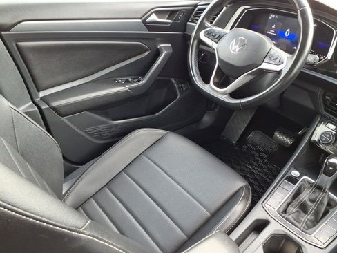 Used 2022 Volkswagen Jetta SE FWD image 9