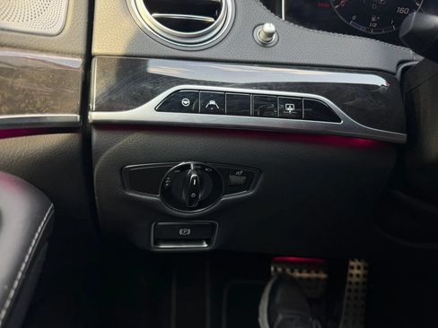Used 2018 Mercedes-Benz S 560 Sedan image 27