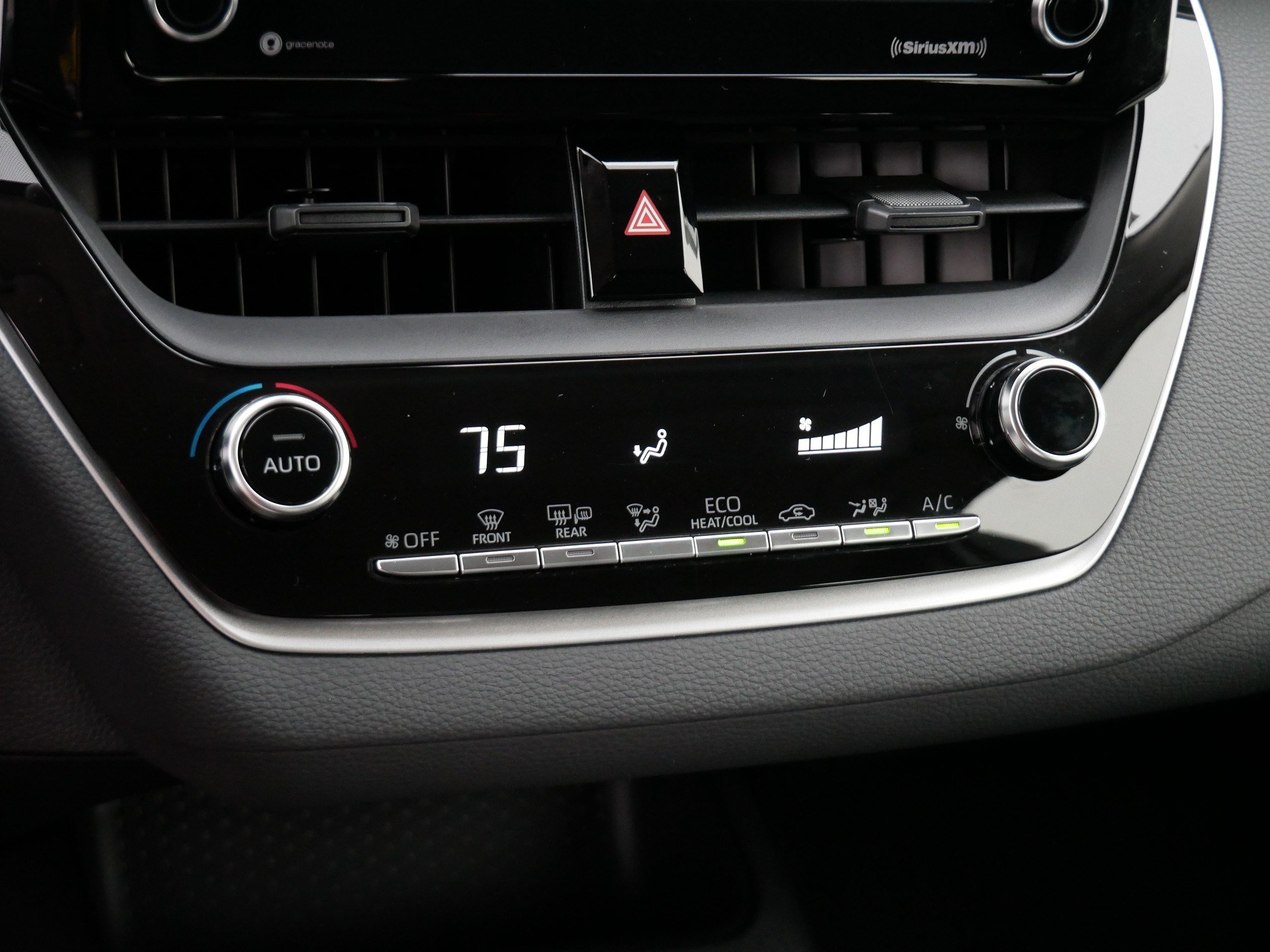 Used 2021 Toyota Corolla LE FWD image 23