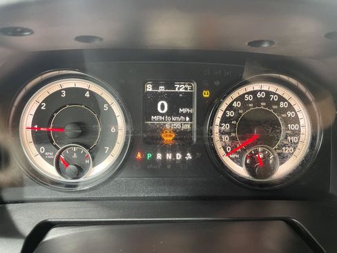 Used 2019 RAM 1500 Express w/ Express Value Package AWD/4WD image 3