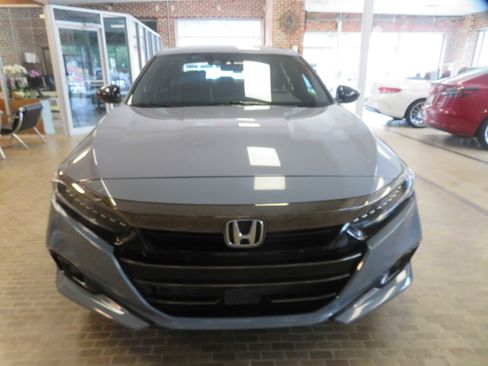 Used 2021 Honda Accord Sport image 2