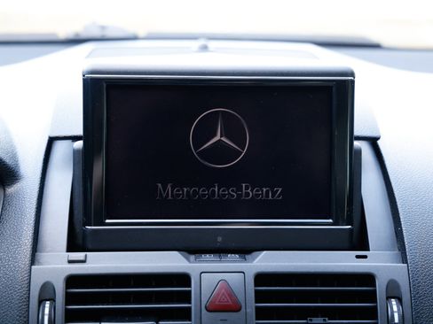 Used 2010 Mercedes-Benz C 300 Sedan image 30