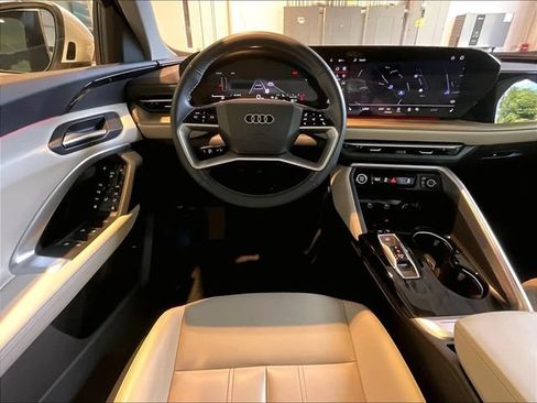 Certified 2025 Audi Q5 Premium w/ Convenience Package AWD/4WD image 13