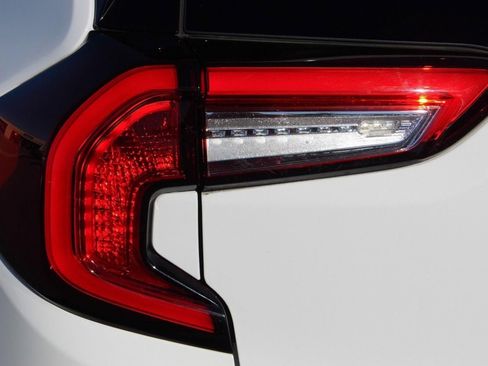 Used 2022 GMC Terrain SLE w/ Driver Convenience Package image 10