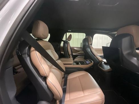 Used 2025 Lincoln Navigator Black Label AWD/4WD image 14
