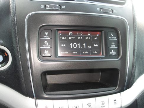 Used 2017 Dodge Journey SE image 14