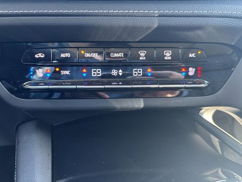 Used 2022 Buick Envision Avenir w/ Technology Package II AWD/4WD image 27