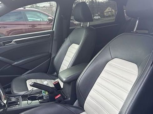 Used 2018 Volkswagen Passat 3.6 image 5