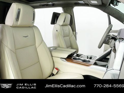 Used 2026 Cadillac Escalade Platinum Sport w/ LPO, ONYX Package image 26