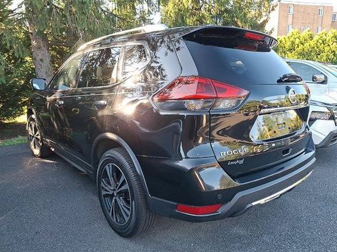 Used 2019 Nissan Rogue SV w/ Premium Package AWD/4WD image 4