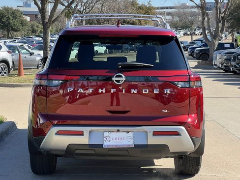 Certified 2024 Nissan Pathfinder SL image 5
