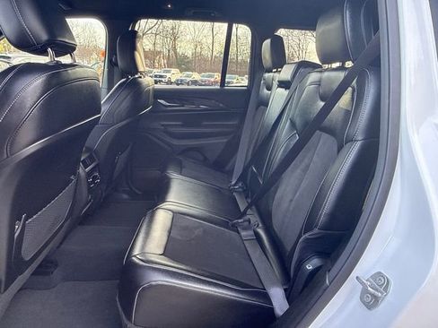 Used 2023 Jeep Grand Cherokee Altitude AWD/4WD image 16