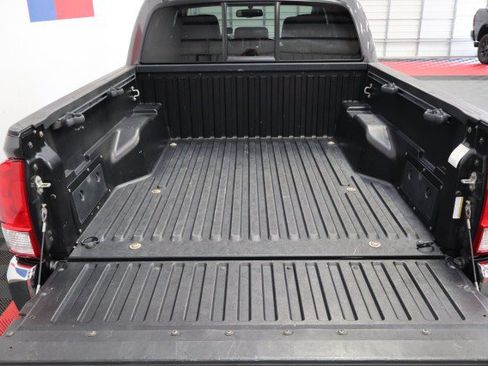 Used 2017 Toyota Tacoma SR5 w/ Tow Package RWD image 29