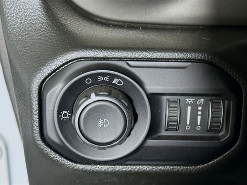 Used 2022 Jeep Wrangler Unlimited Sport image 17