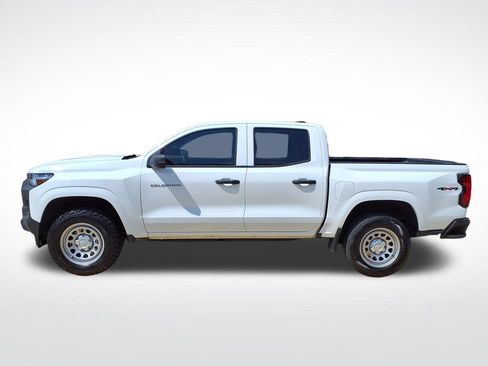Used 2025 Chevrolet Colorado W/T w/ Advanced Trailering Package AWD/4WD image 12