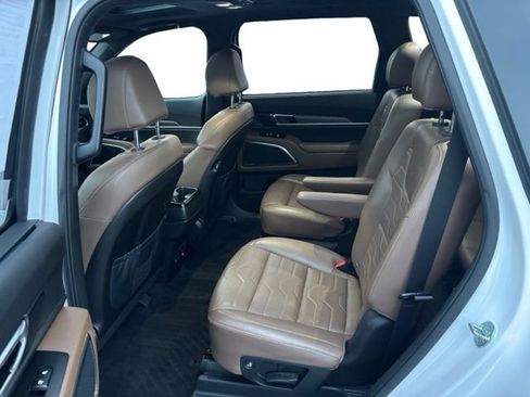 Used 2022 Kia Telluride SX w/ SX Prestige Package image 12