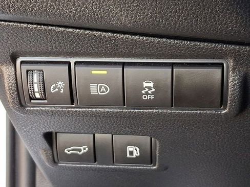 Used 2023 Toyota Corolla Cross XSE image 25