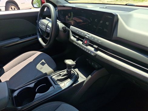 Used 2025 Kia K4 FWD image 14