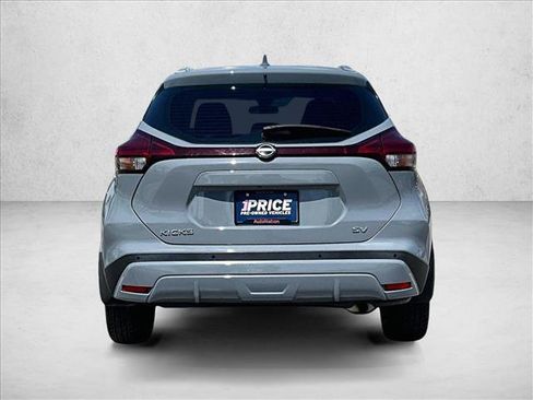 Used 2022 Nissan Kicks SV FWD image 4