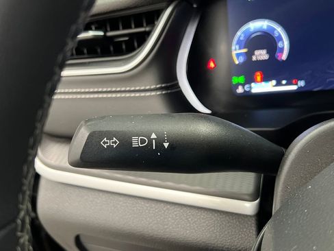 Used 2024 Jeep Grand Cherokee Altitude image 44