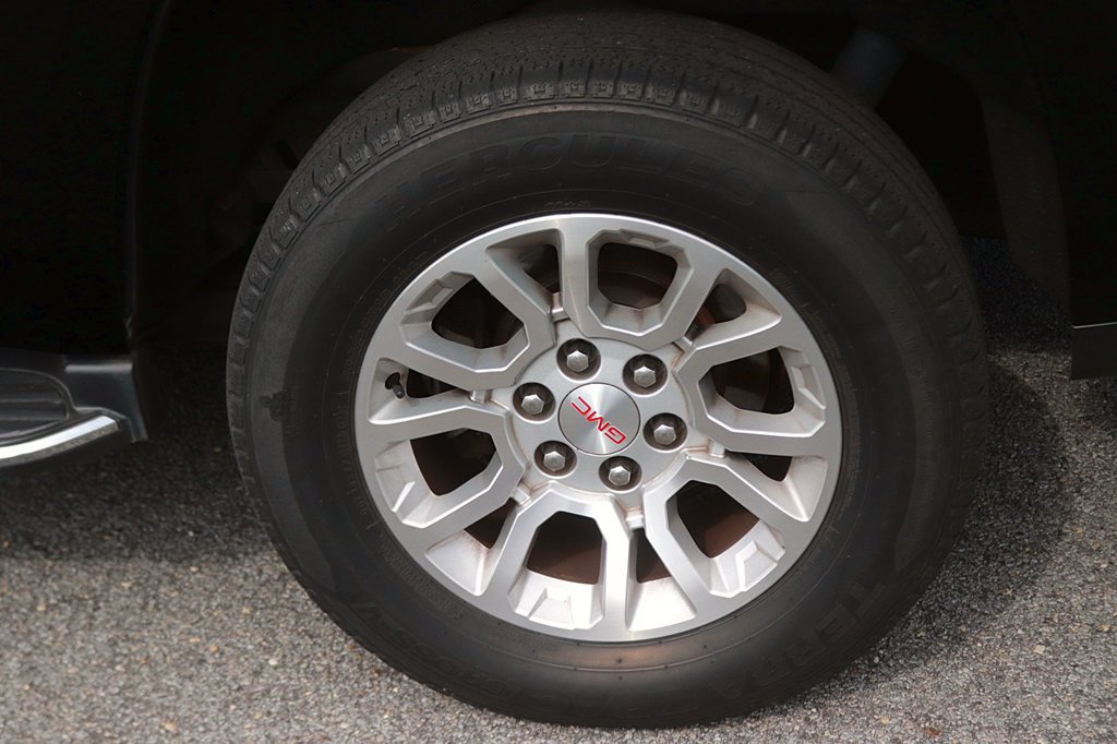 Used 2018 GMC Yukon SLE AWD/4WD image 9