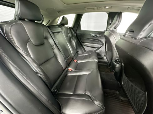 Used 2022 Volvo XC60 B5 Inscription w/ Advanced Package image 28