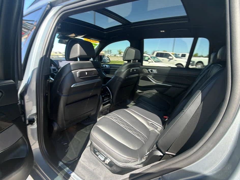 Used 2025 BMW X7 M60i w/ Executive Package AWD/4WD image 21