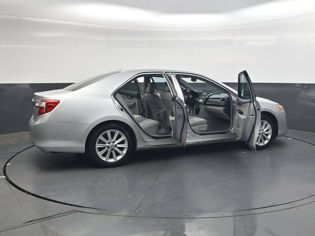 Used 2012 Toyota Camry XLE FWD image 39