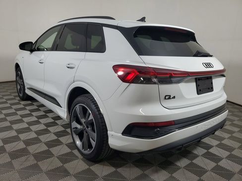 Used 2024 Audi Q4 e-tron Prestige w/ Black Optic Package image 4