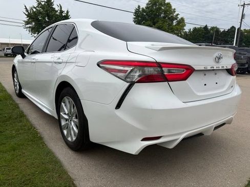 Used 2019 Toyota Camry LE FWD image 2