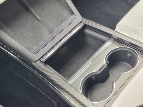 Used 2022 Tesla Model S Plaid image 19