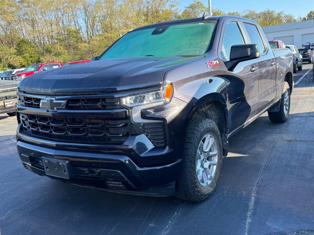 Used 2024 Chevrolet Silverado 1500 RST w/ Z71 Off-Road Package AWD/4WD image 2