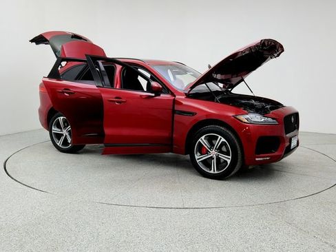 Used 2018 Jaguar F-PACE S image 10
