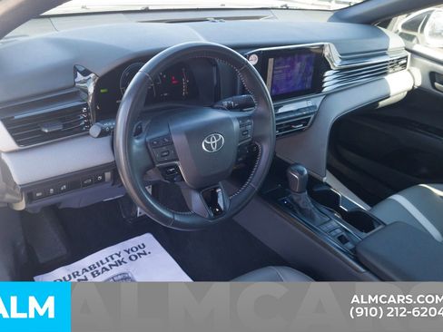 Used 2025 Toyota Camry SE image 15