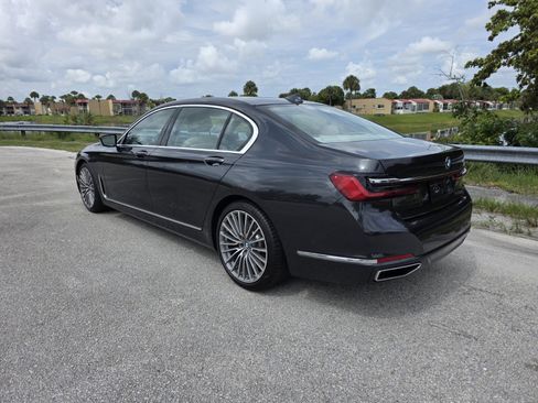 Used 2021 BMW 740i RWD image 2