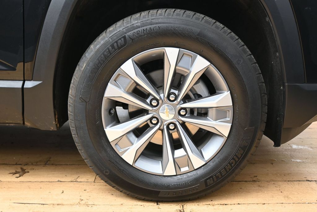 Used 2025 Chevrolet Equinox LT AWD/4WD image 11