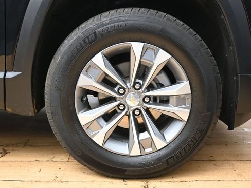 Used 2025 Chevrolet Equinox LT AWD/4WD image 11