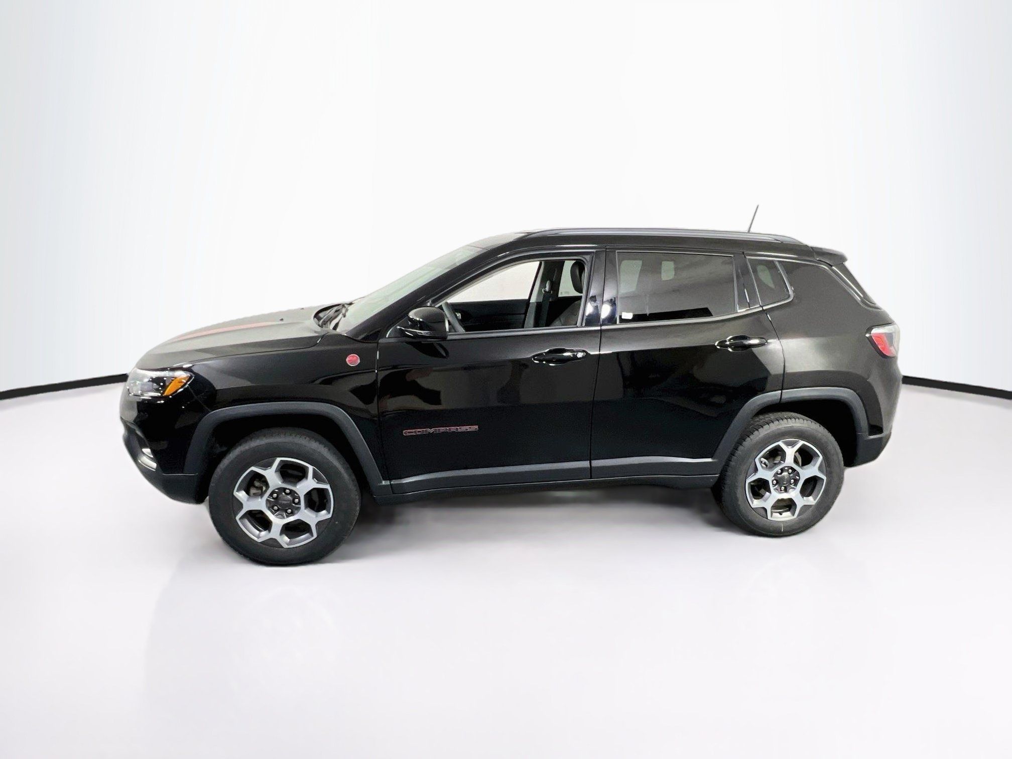 Used 2022 Jeep Compass Trailhawk AWD/4WD image 8