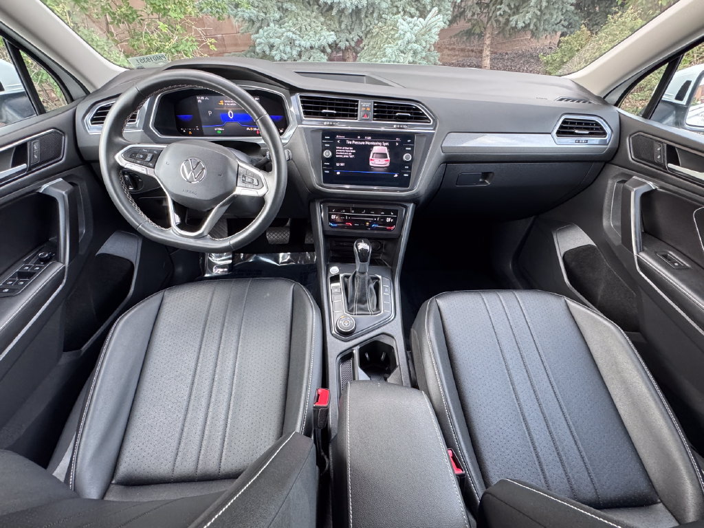 Used 2023 Volkswagen Tiguan SE AWD/4WD image 35