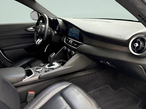 Used 2022 Alfa Romeo Giulia Ti image 15