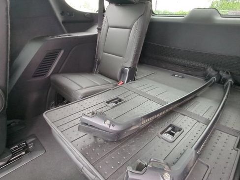 Used 2022 Chevrolet Tahoe High Country AWD/4WD image 30