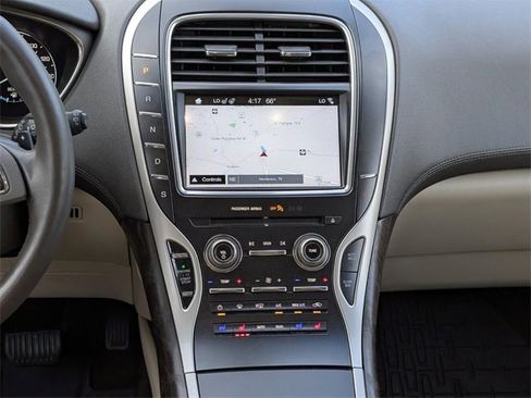 Used 2018 Lincoln MKX Reserve w/ Lincoln MKX Climate Package image 29