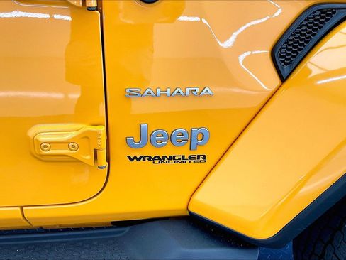 Used 2021 Jeep Wrangler Unlimited Sahara AWD/4WD image 31