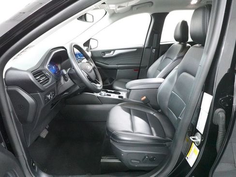 Certified 2025 Ford Escape Platinum AWD/4WD image 26