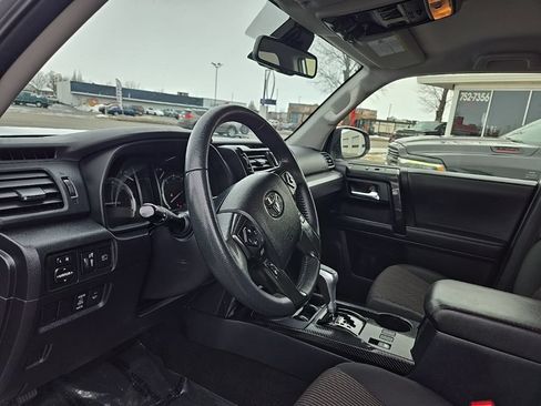 Used 2023 Toyota 4Runner TRD Off-Road AWD/4WD image 11